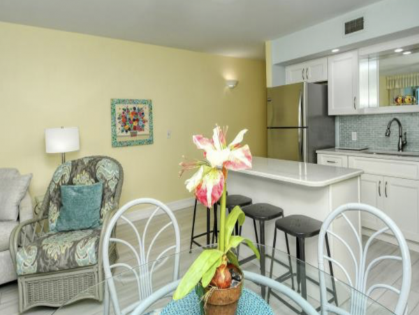 Charming Vacation Rental on Longboat Key. Call Today.